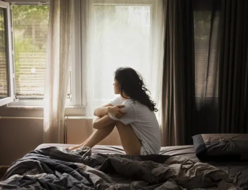 Stress, peur quand je suis seul(e) : solutions, causes